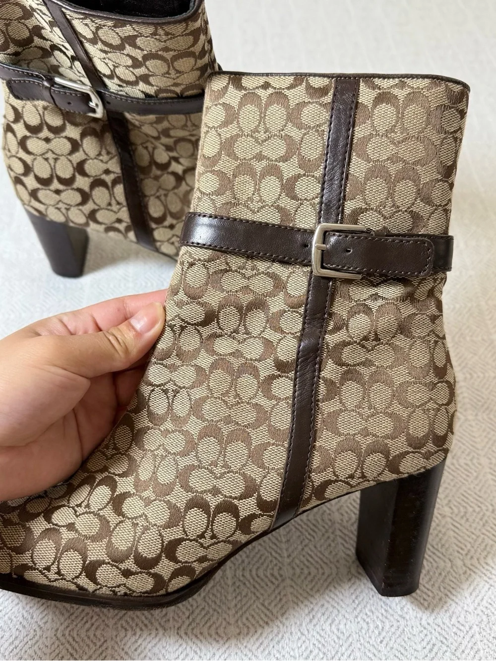 Vintage Coach Signature Bibi Canvas Ankle Bootie Beige Brown Buckle Zip 8.5